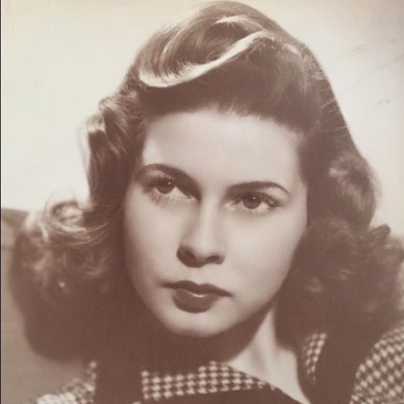 Meet your Posher, Rebecca - Picture 1 of 1